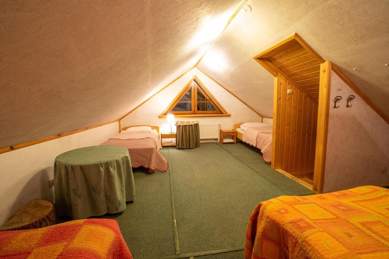 Bed and Breakfast Gosciniec Debowa Gazdowka Ustrzyki Dolne Exteriér fotografie