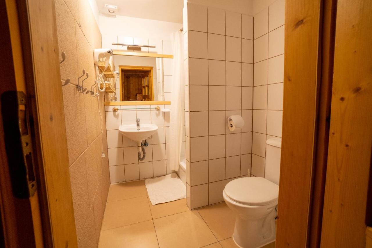 Bed and Breakfast Gosciniec Debowa Gazdowka Ustrzyki Dolne Exteriér fotografie