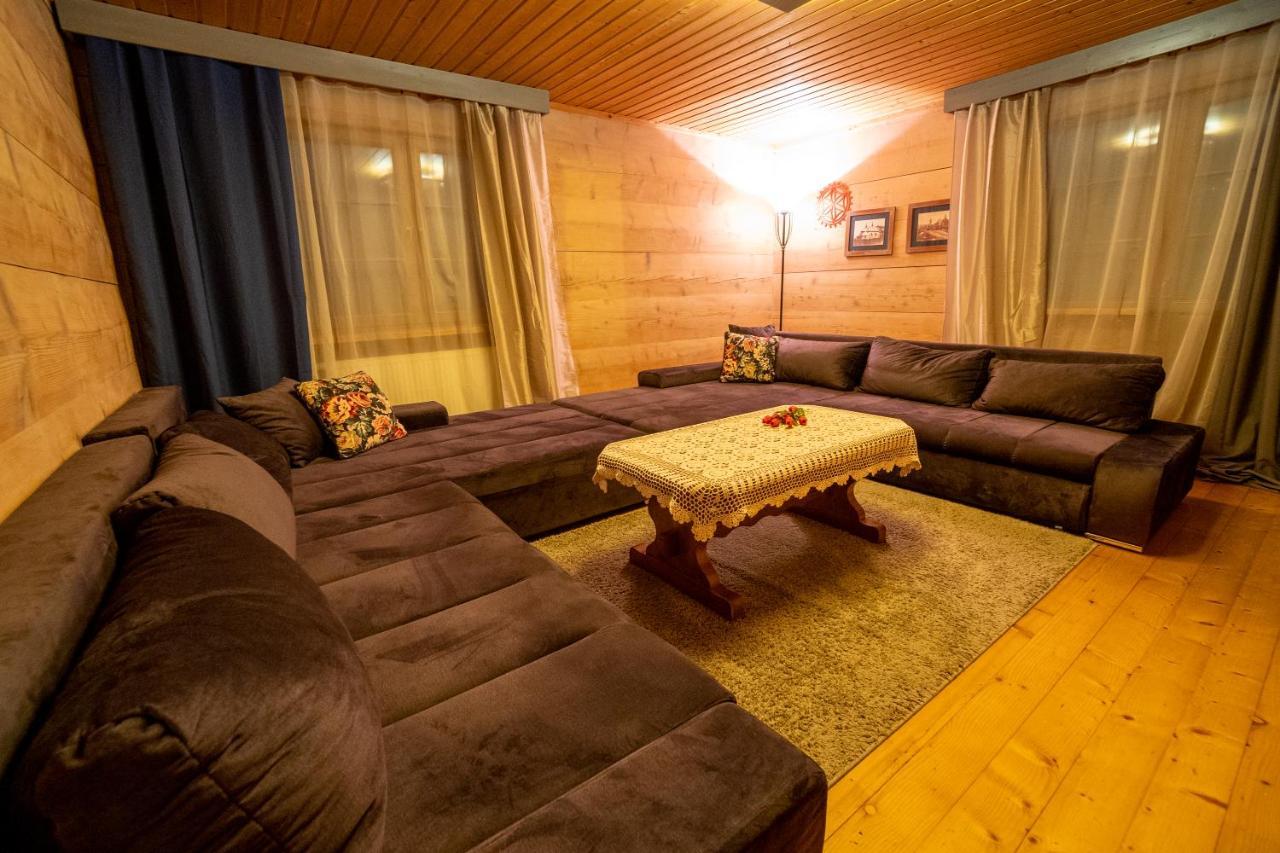 Bed and Breakfast Gosciniec Debowa Gazdowka Ustrzyki Dolne Exteriér fotografie